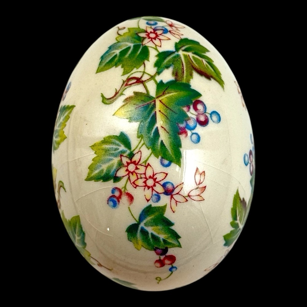 VTG The Egg Lady Decorative Porcelain Ceramic Egg Floral Ivy Vine Design